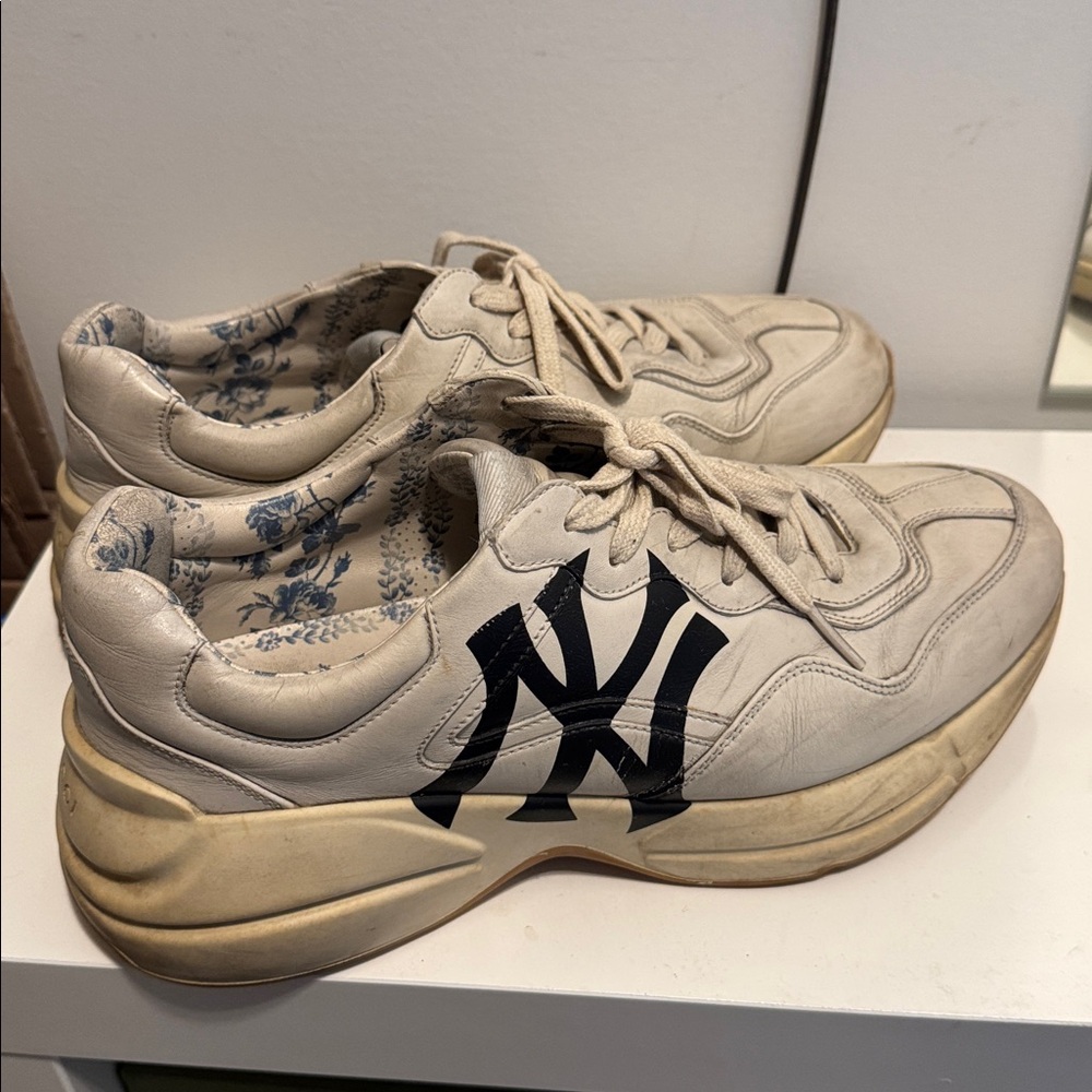 Authentic Gucci men’s sneaker -8.5